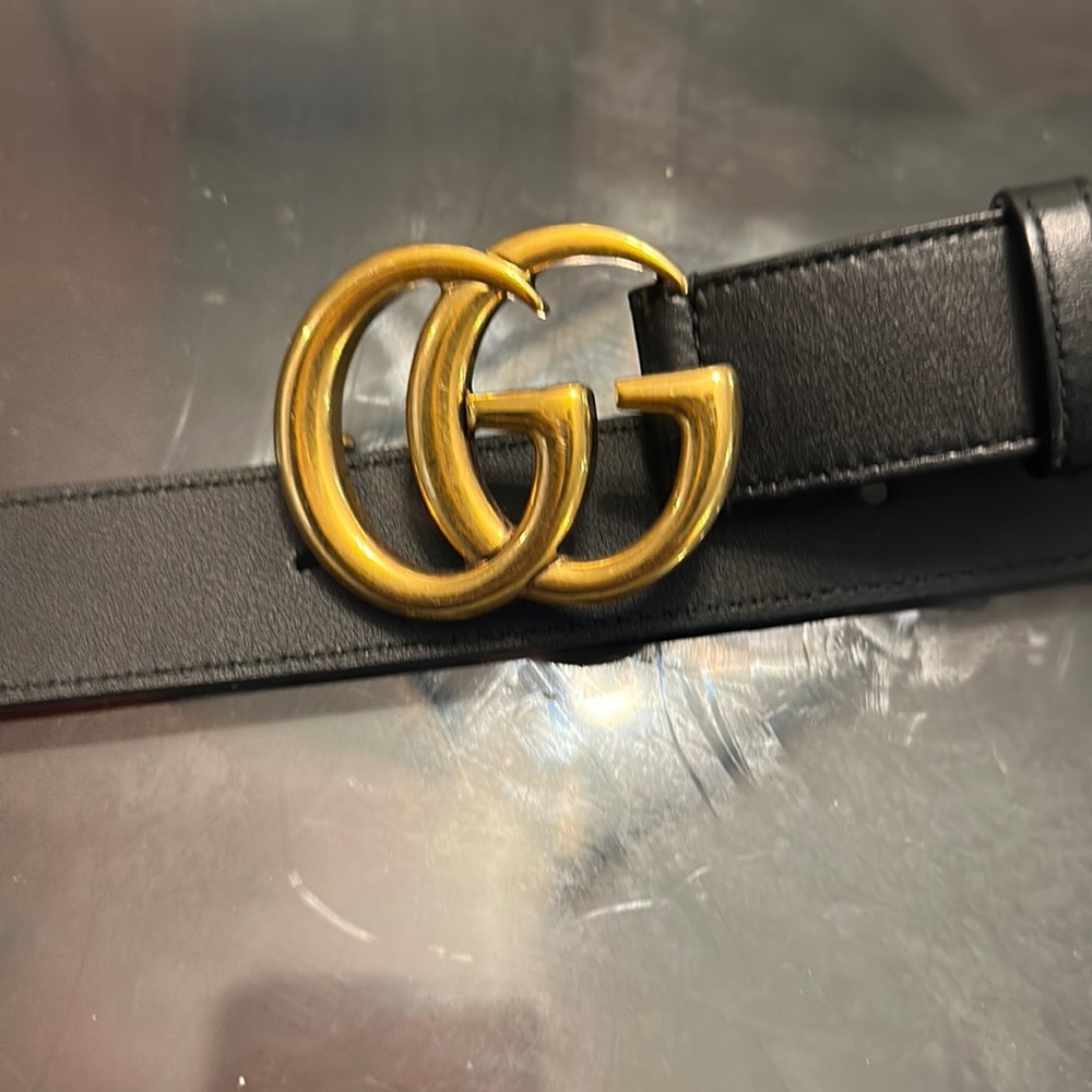Authentic gucci belt black and gold